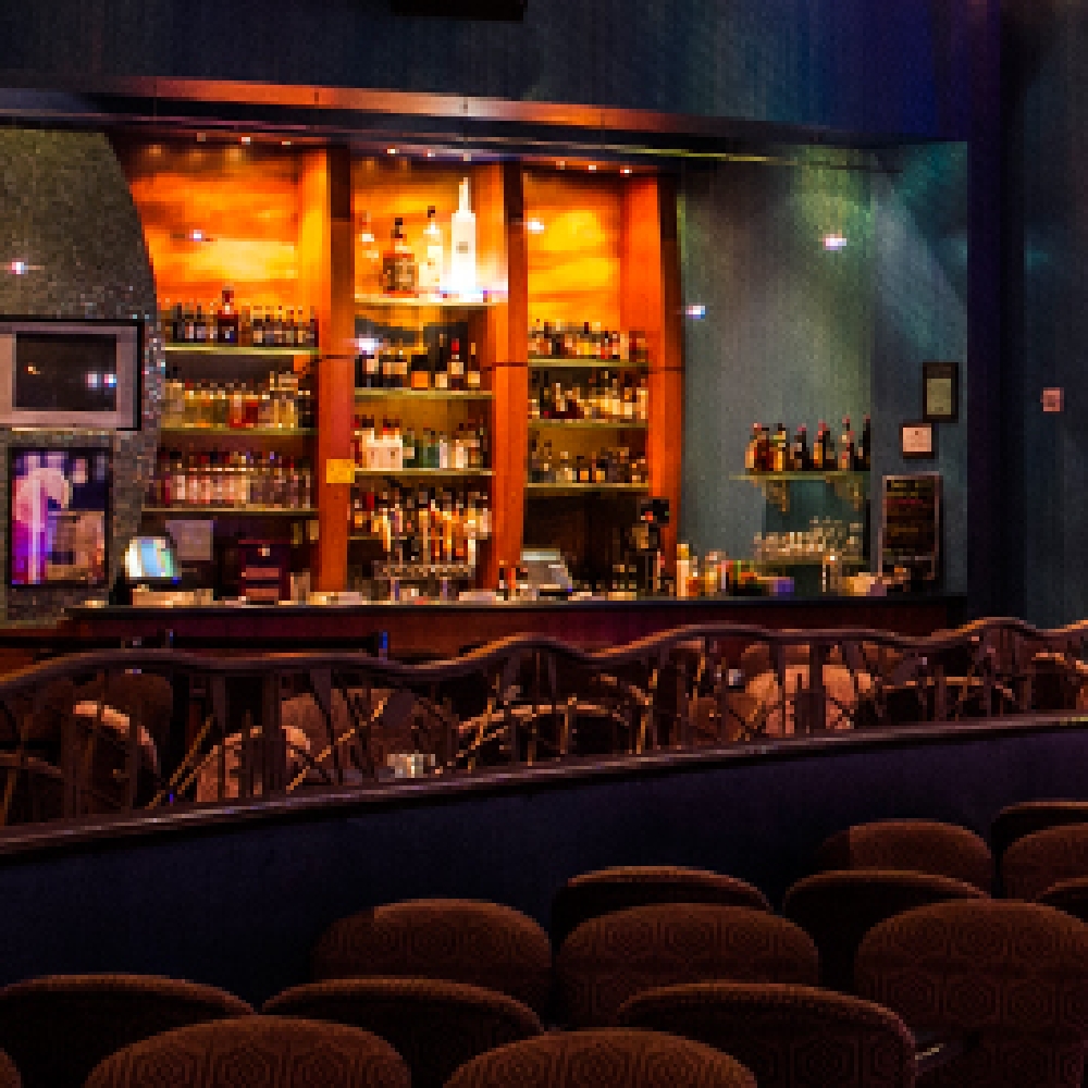Canoes Cabaret is Snohomish County’s premier live entertainment venue.