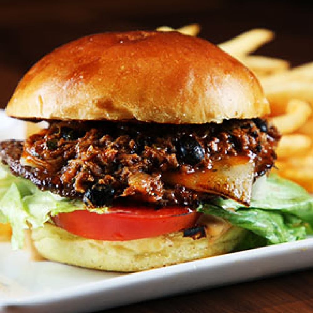 A fiesta for the taste buds, our newest casual dining venue serves tasty south-of-the-border dishes, and signature burgers.